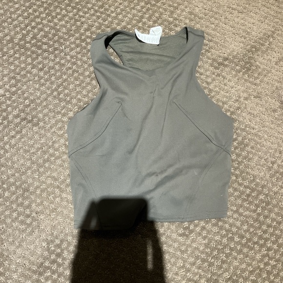Lululemon cropped sports top - Picture 1 of 3